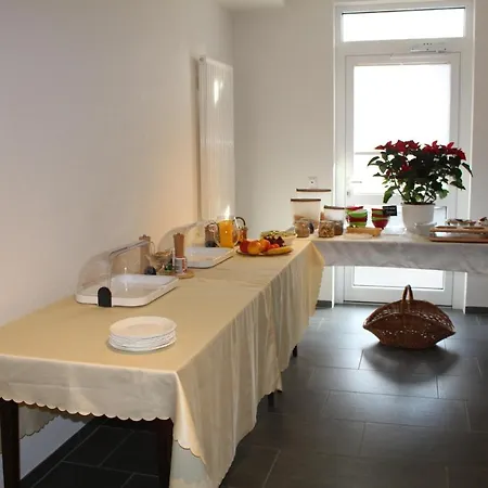 Brunnenhof بيت ضيافة روتجن